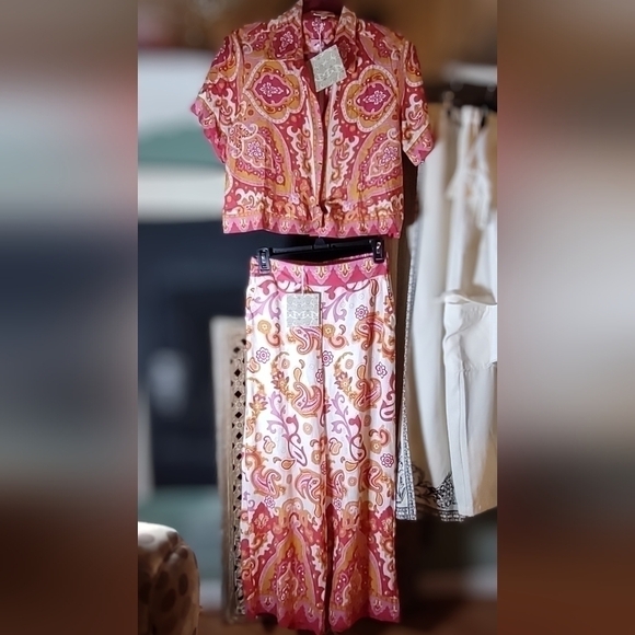 2 piece Haute Hippie - Picture 2 of 16